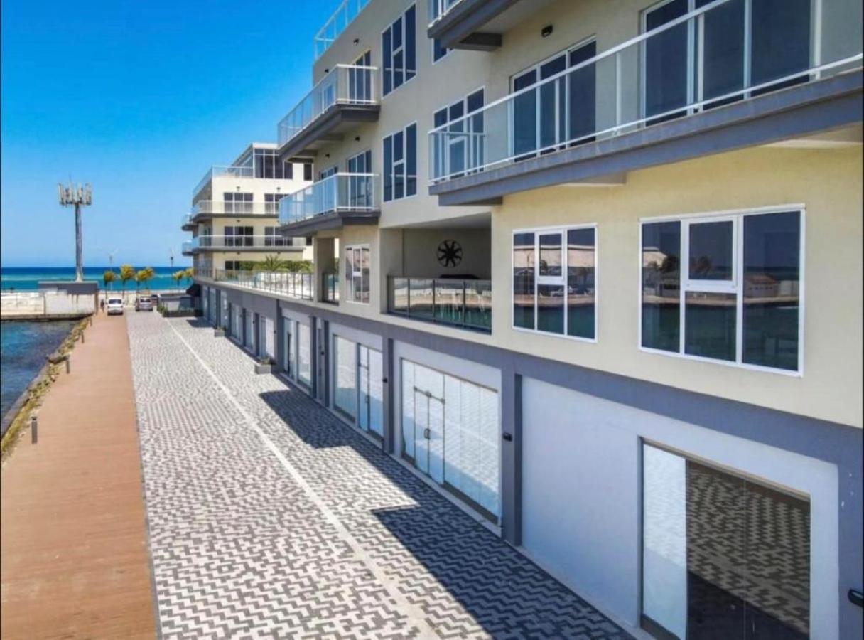 Stylish Luxury Condo, Location, Ocean View, Pool, Gym Apartment *
