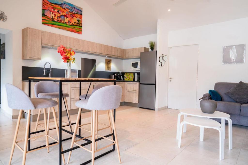 Les Balcons D'oyster Pond Resort