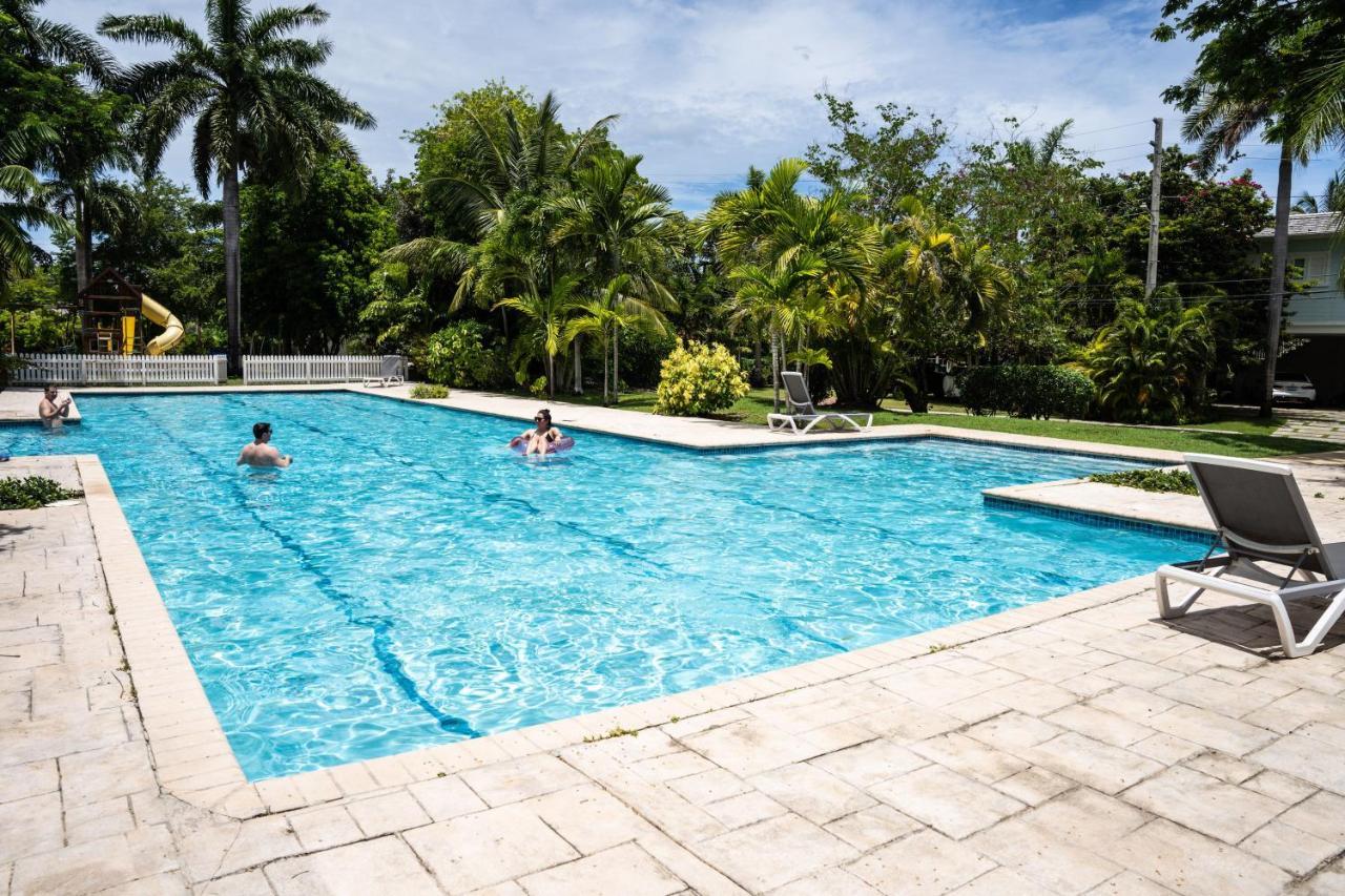 Luxury And Rooms,the Lagoons *