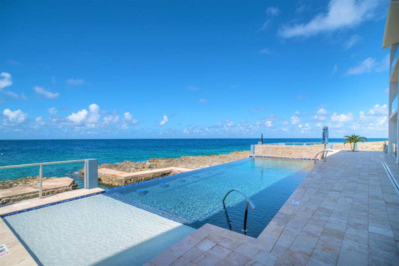 Lighthouse Point Residences *