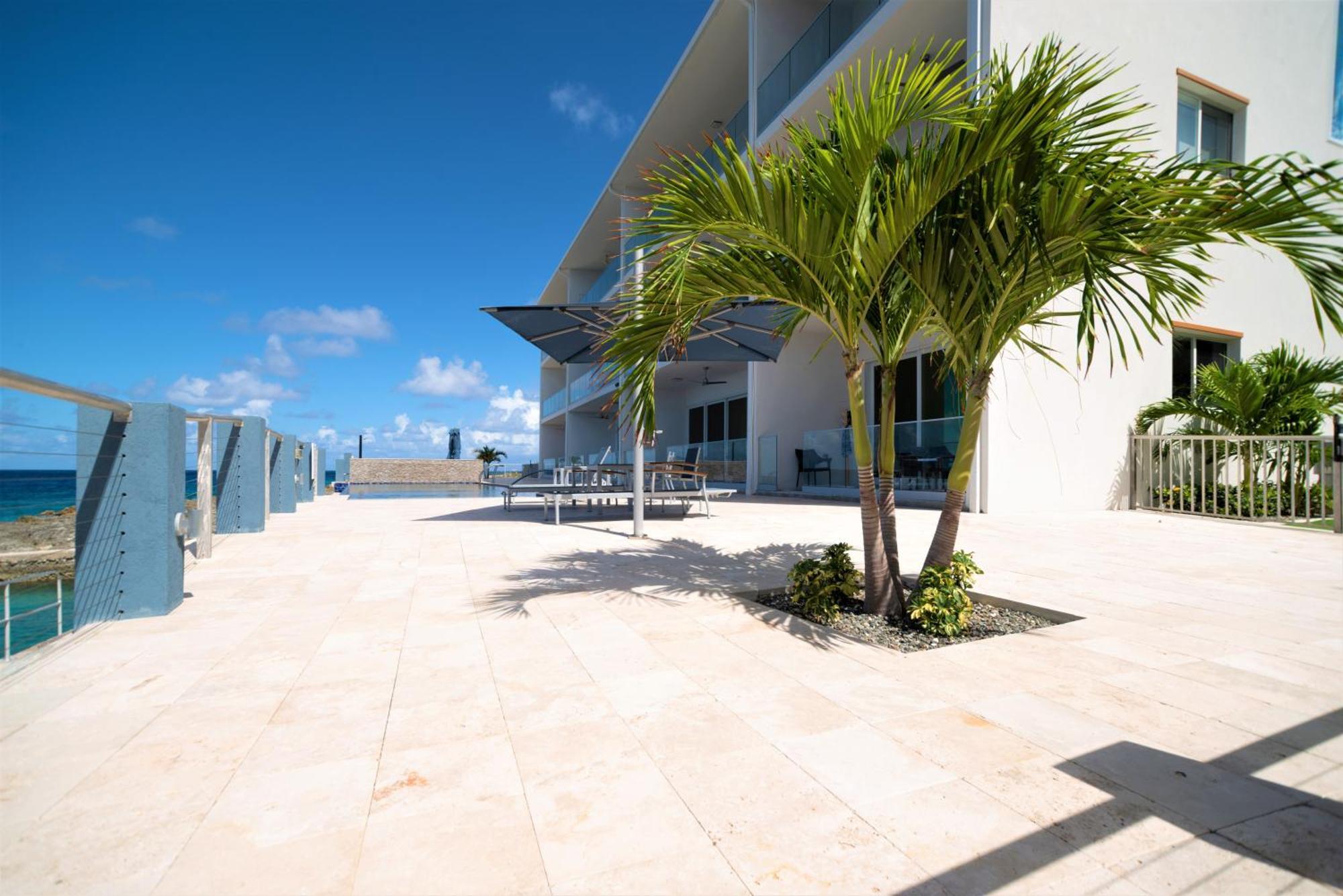 Lighthouse Point Residences Apartment West Bay