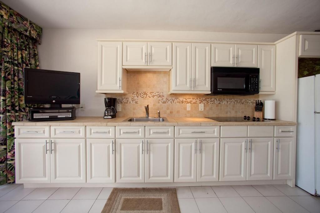 Your Perfect Beachfront In Paradise - Sapphire Apartment
