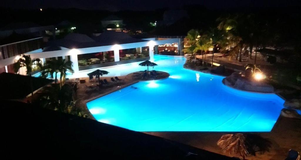 Romantique Et Bel En Bord De La Mer, Piscine Surveillee Et Belle A 50m Apartamento