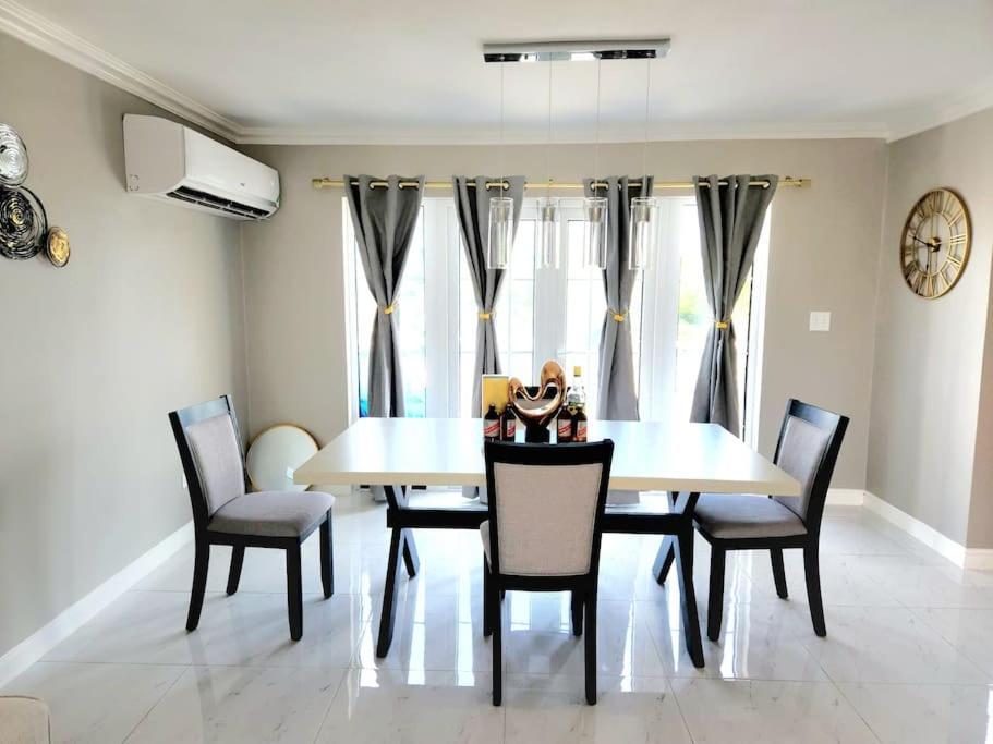 Brand New Luxurious Townhouse In