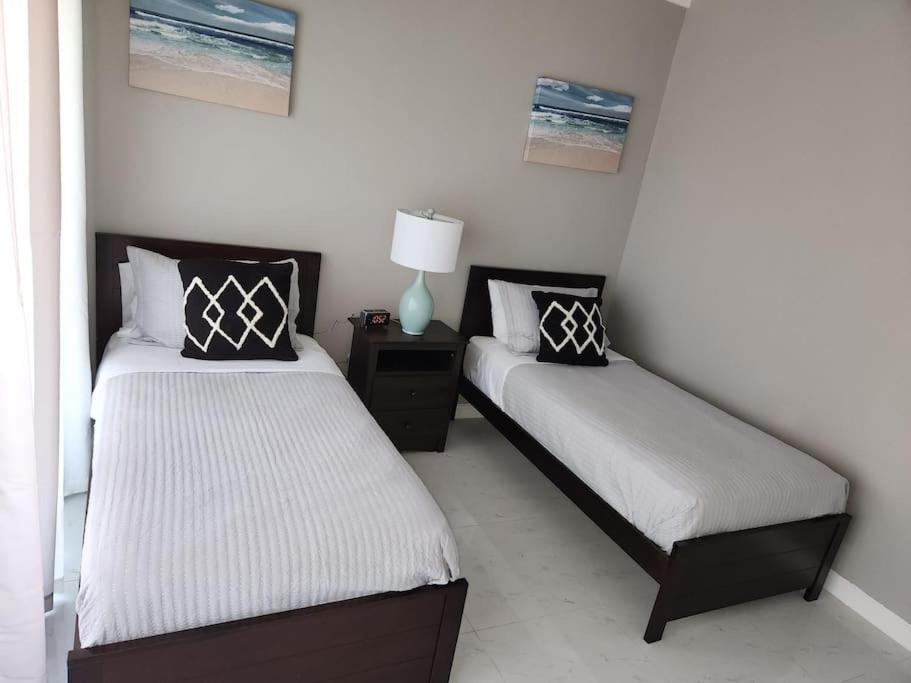 Brand New Luxurious Townhouse In *