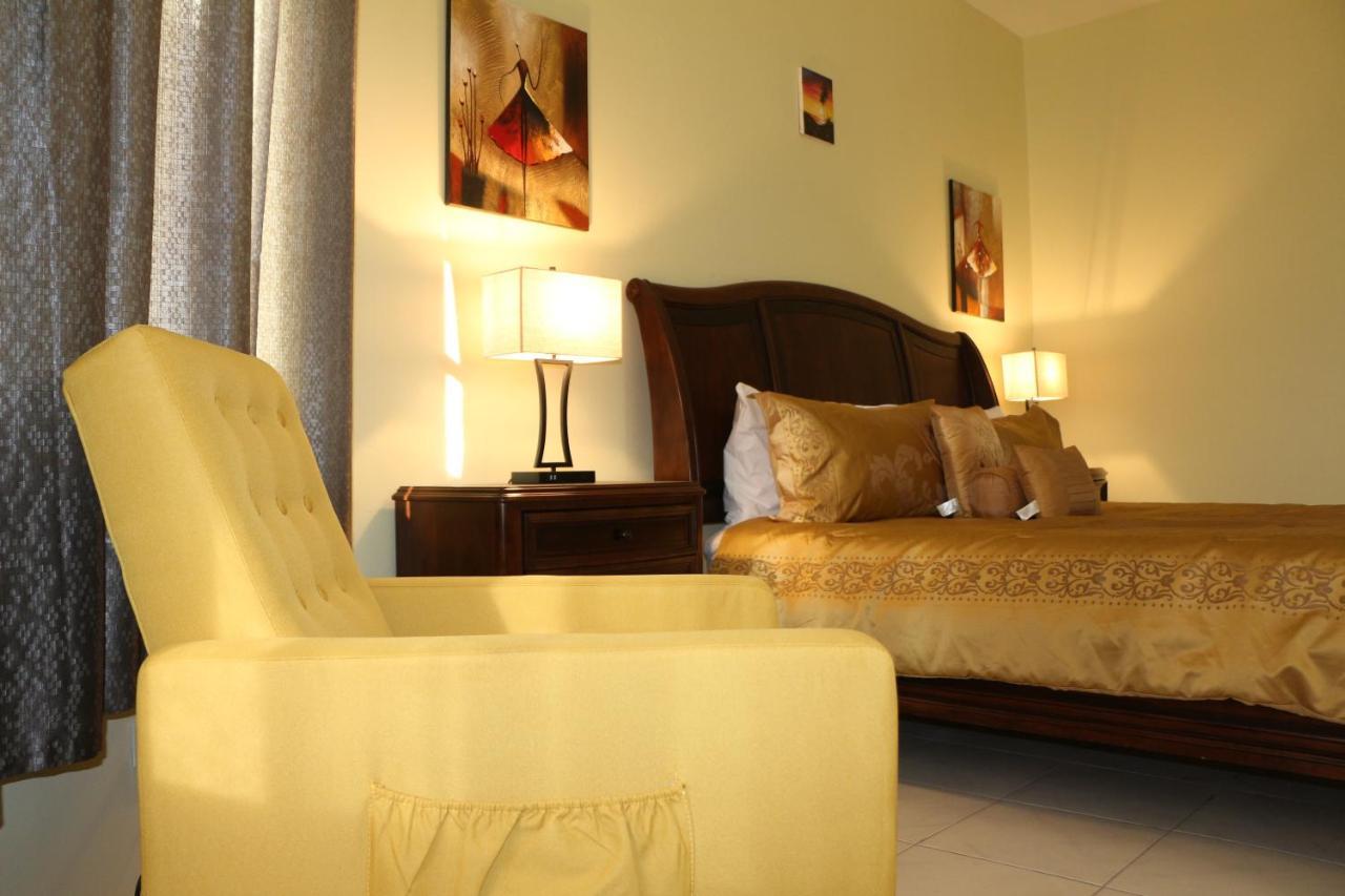 A Luxurious 4-bedroom Private With Games Room, Theatre & Modern Art