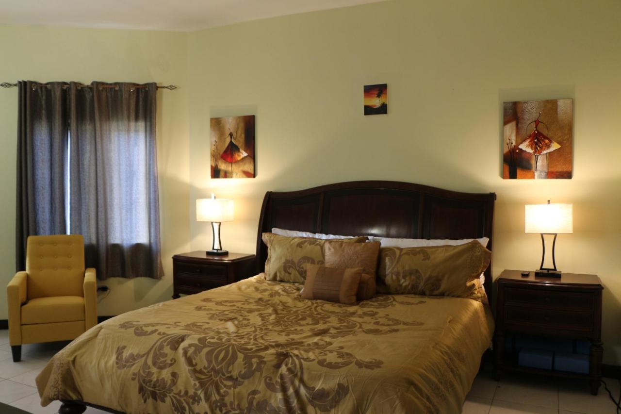 Pousada A Luxurious 4-bedroom Private With Games Room, Theatre & Modern Art