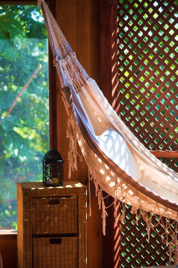 Manicou River Hotel *