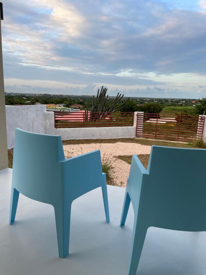 Quiet Happy Place With A View Apartment *
