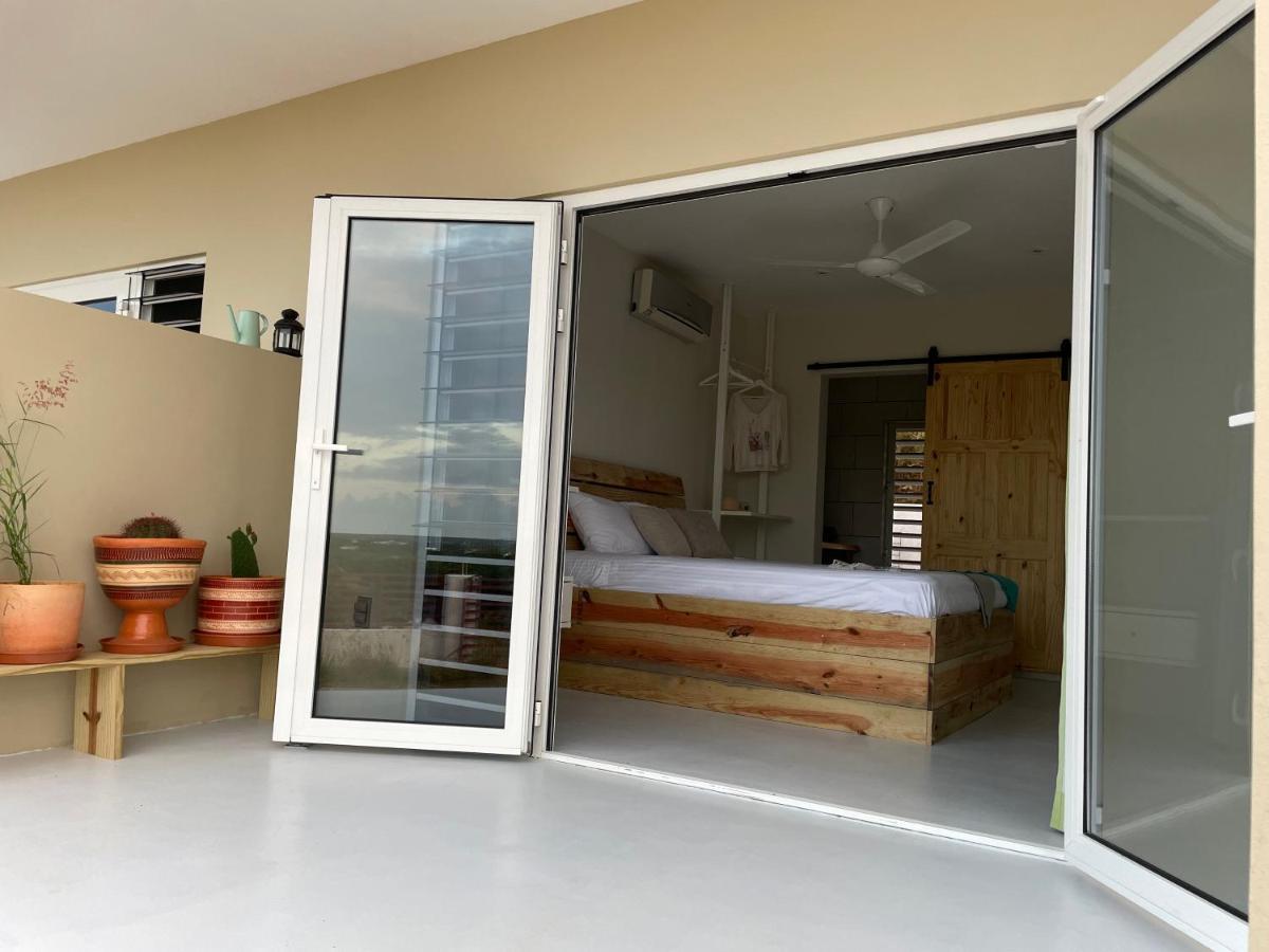Quiet Happy Place With A View Apartment *