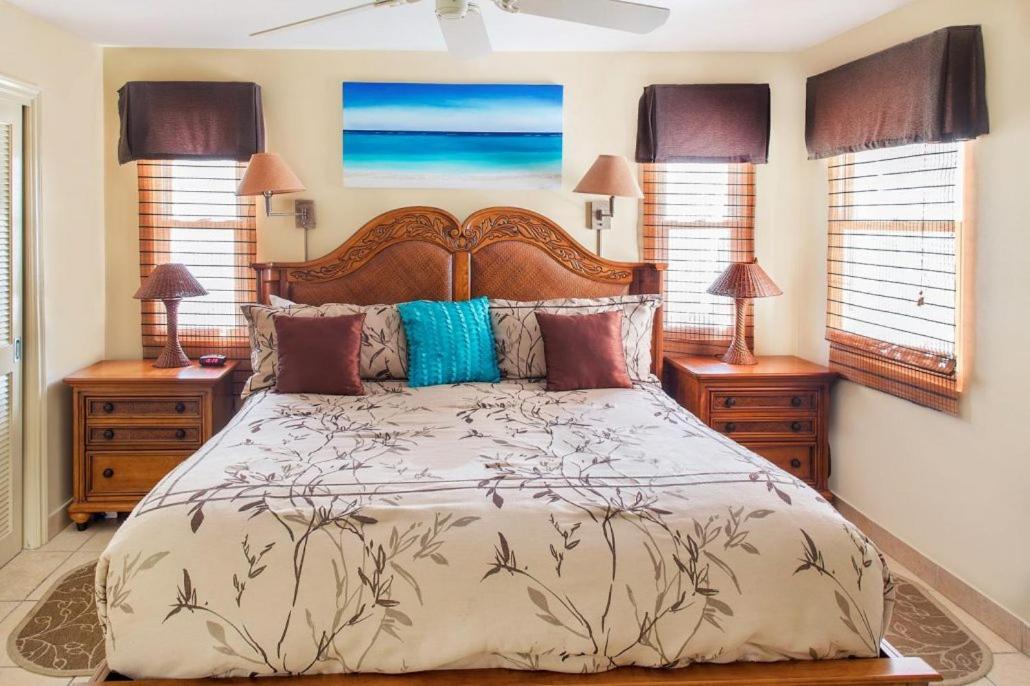 Coral Gardens On 3* Grace Bay