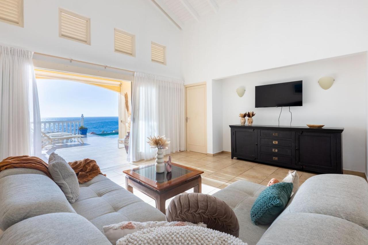 Coral Estate Holidays * Willibrordus