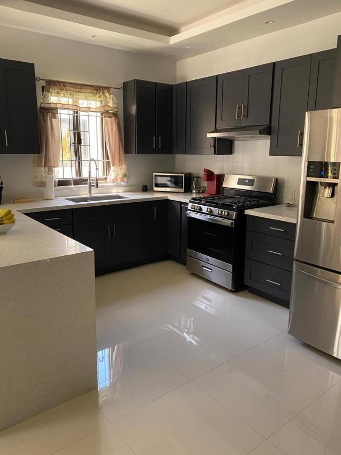 Luxurious Royale- 5 Min Drive To Ocho Rios