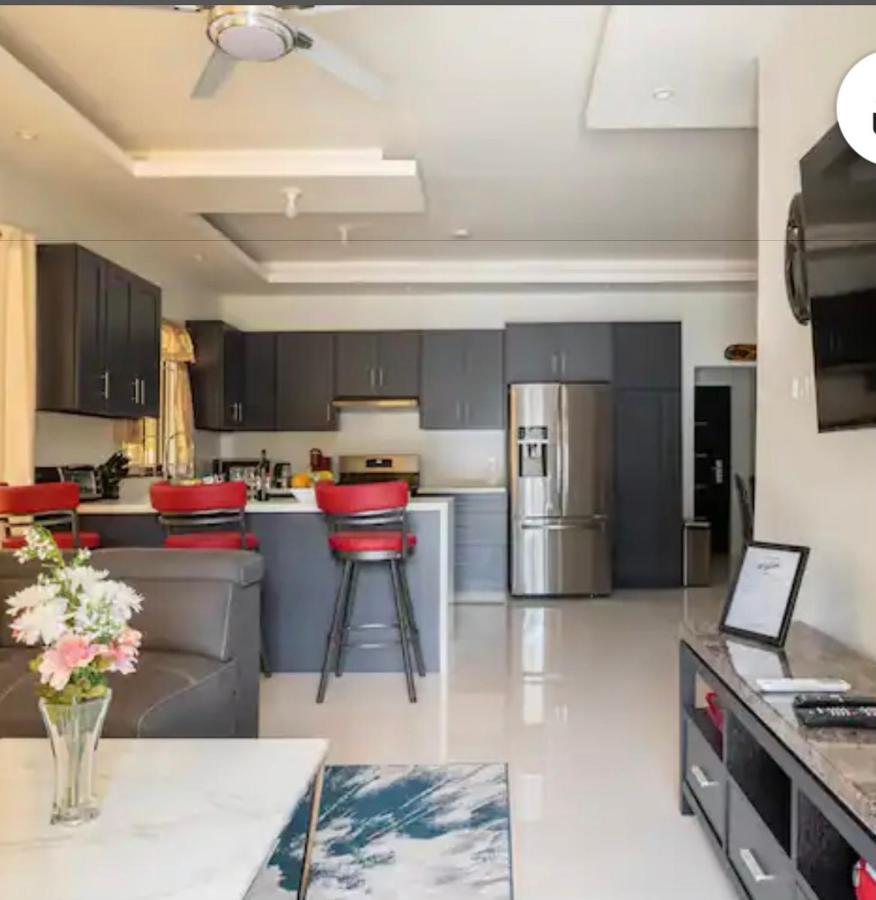 Holiday home Luxurious Royale- 5 Min Drive To