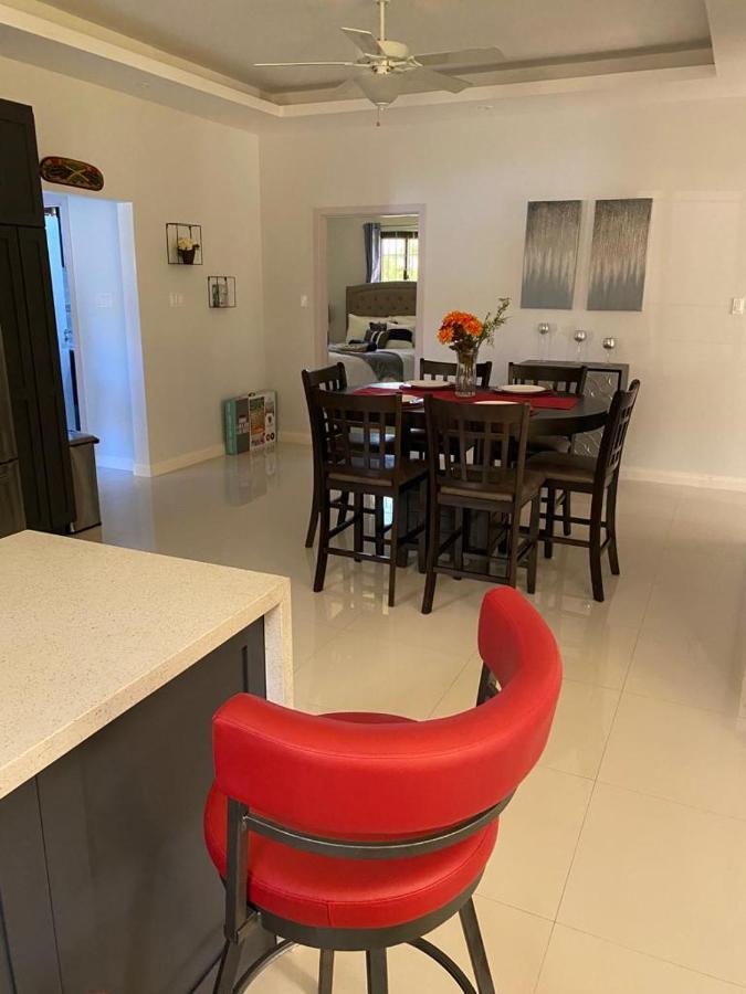 Luxurious Royale- 5 Min Drive To Holiday home Ocho Rios