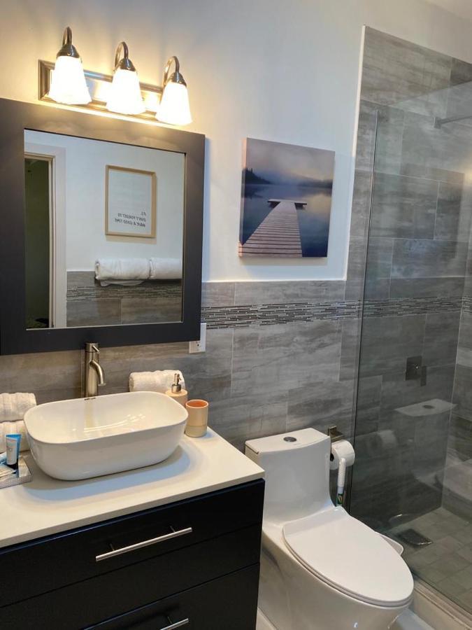Luxurious Royale- 5 Min Drive To