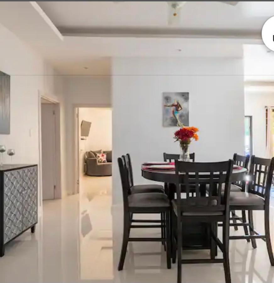 Luxurious Royale- 5 Min Drive To Holiday home *