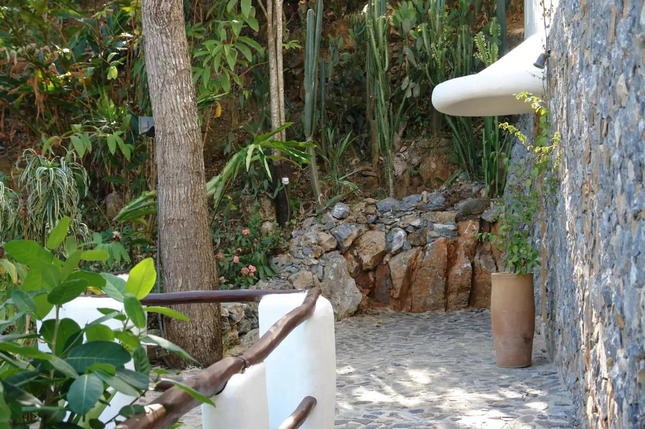 Villa Propiedad De Alto Standing Con Vista Al Mar, Piscina, Tenis, Hasta 12 Personas
