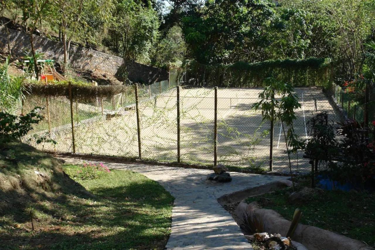 Propiedad De Alto Standing Con Vista Al Mar, Piscina, Tenis, Hasta 12 Personas