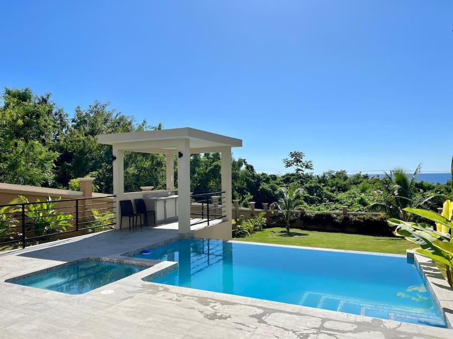 Apartment The Indianna ~ Luxury Pool & Whitehouse