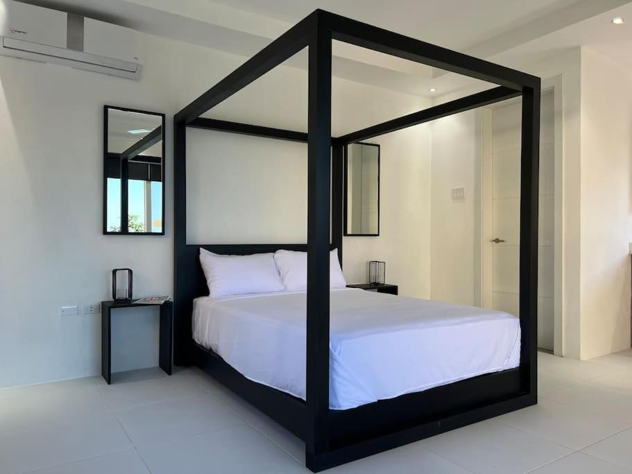 The Indianna ~ Luxury Pool & Whitehouse
