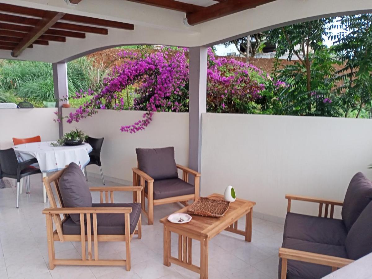 Apartment Paradis Cache - Confort Terrasse - Kybo Karaib Location - Pkg - Mtgne