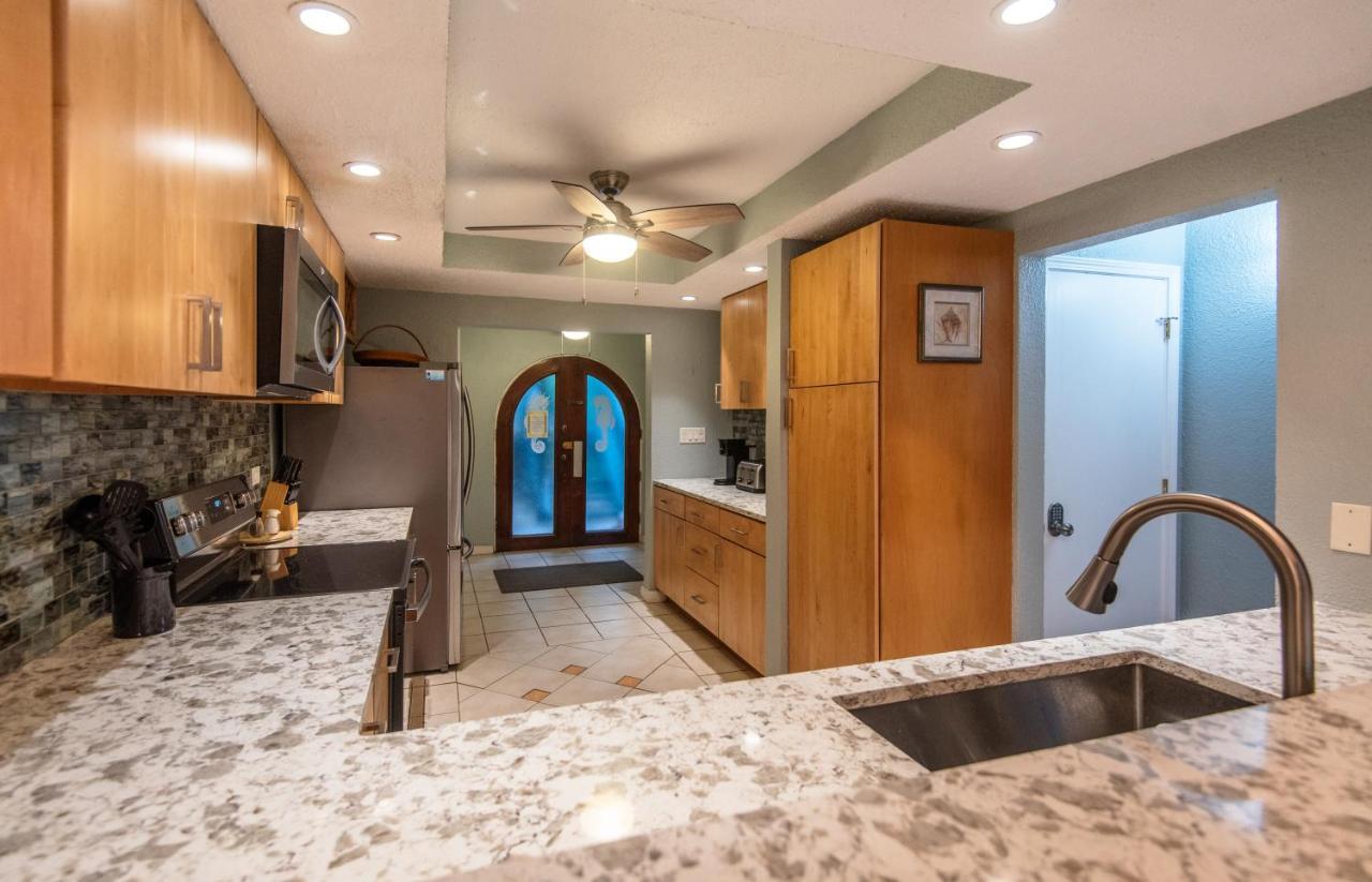 Caribbean Beachfront Condo, St Thomas Usvi Cowpet Beach West 3 Bedroom Aparthotel Nazareth