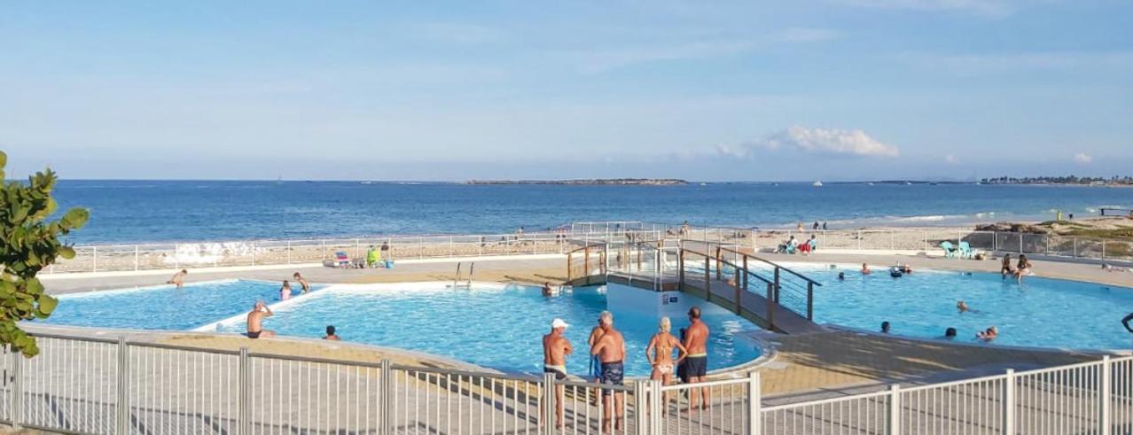 Front Line Unit 520 Ft2 - 48 M2, On Second Floor, Stunning Ocean View Apartamento Cul de Sac