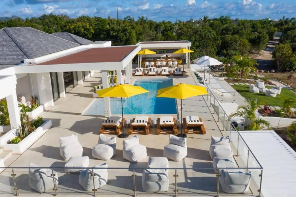 Luxurious Solis Breathtaking 7-br Oceanview Retreat In Prestigious Gated Community Villa *