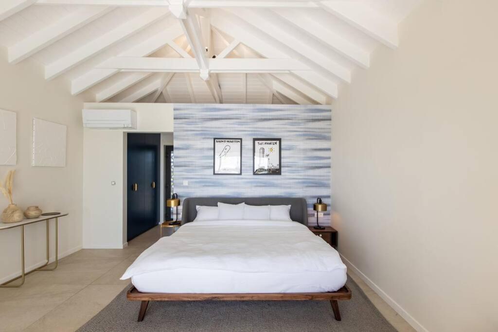 Villa Luxurious Solis Breathtaking 7-br Oceanview Retreat In Prestigious Gated Community