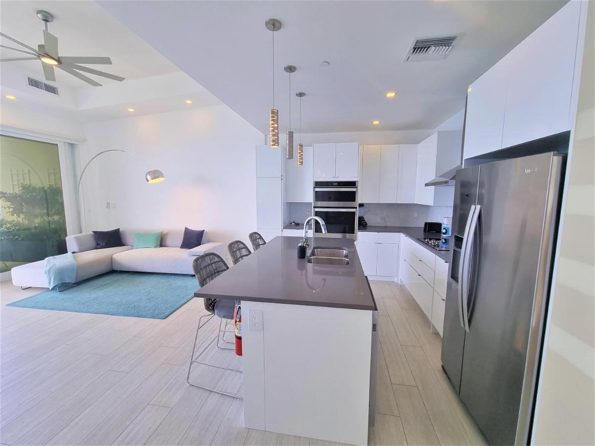 Apartment Lighthouse Point Residences West Bay