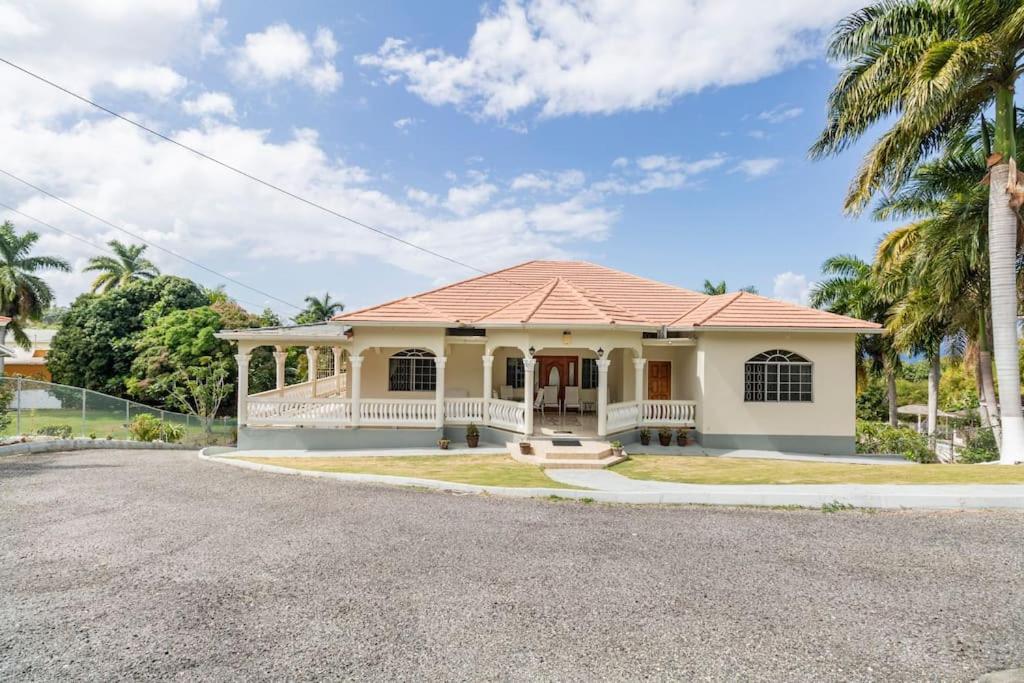 Rose View Apartment Montego Bay