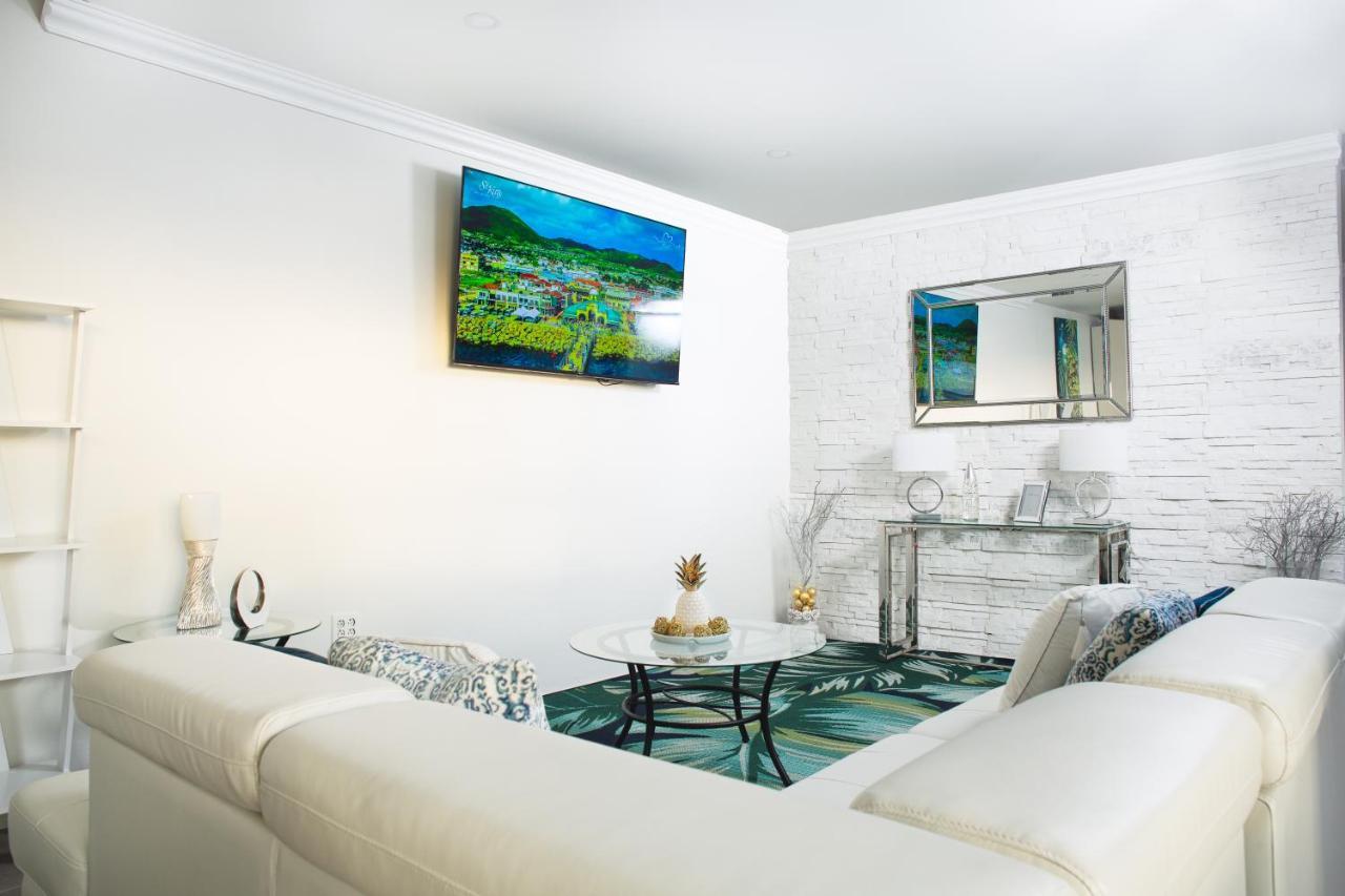 La Vue De - Luxury In Bird Rock Apartment Basseterre