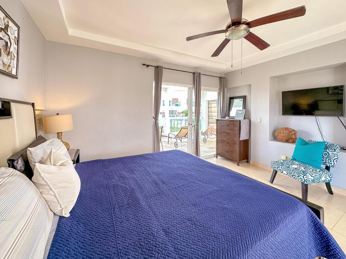 Incredible 3 Bedroom Penthouse W Bbq & Jacuzzi Apartment *