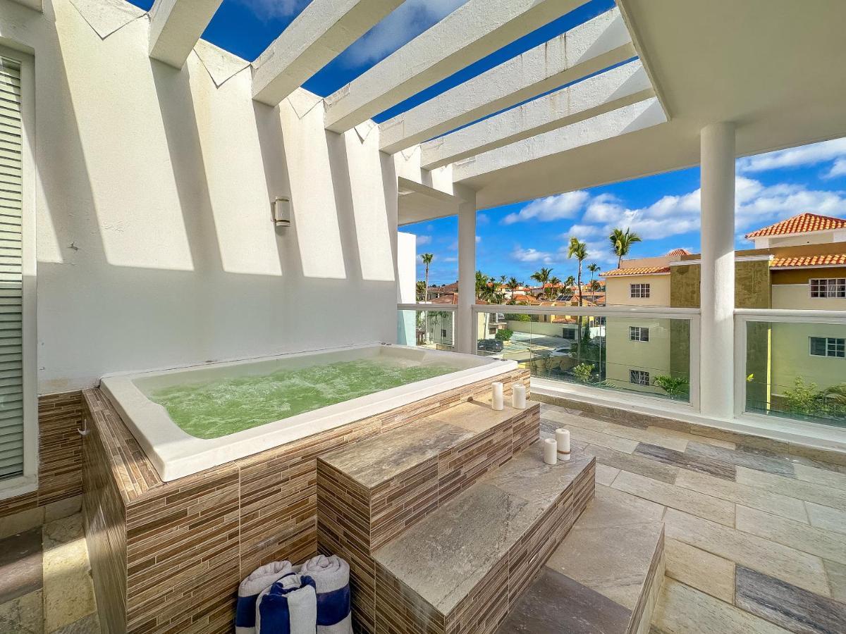 Incredible 3 Bedroom Penthouse W Bbq & Jacuzzi Punta Cana