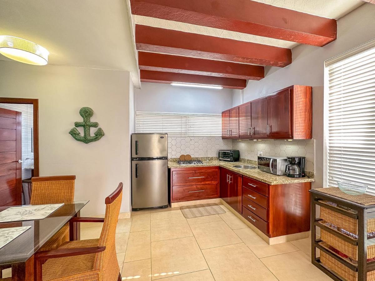 Incredible 3 Bedroom Penthouse W Bbq & Jacuzzi * Punta Cana