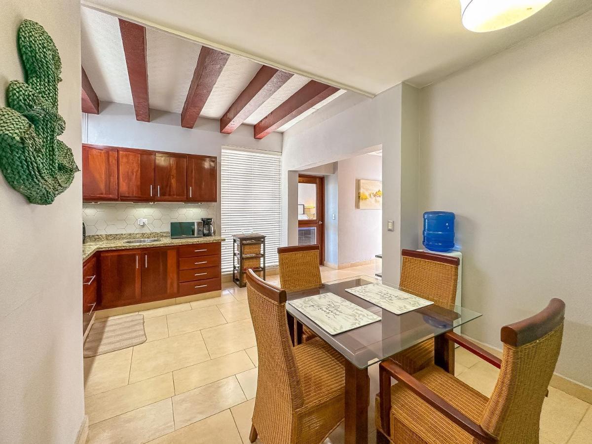 Incredible 3 Bedroom Penthouse W Bbq & Jacuzzi