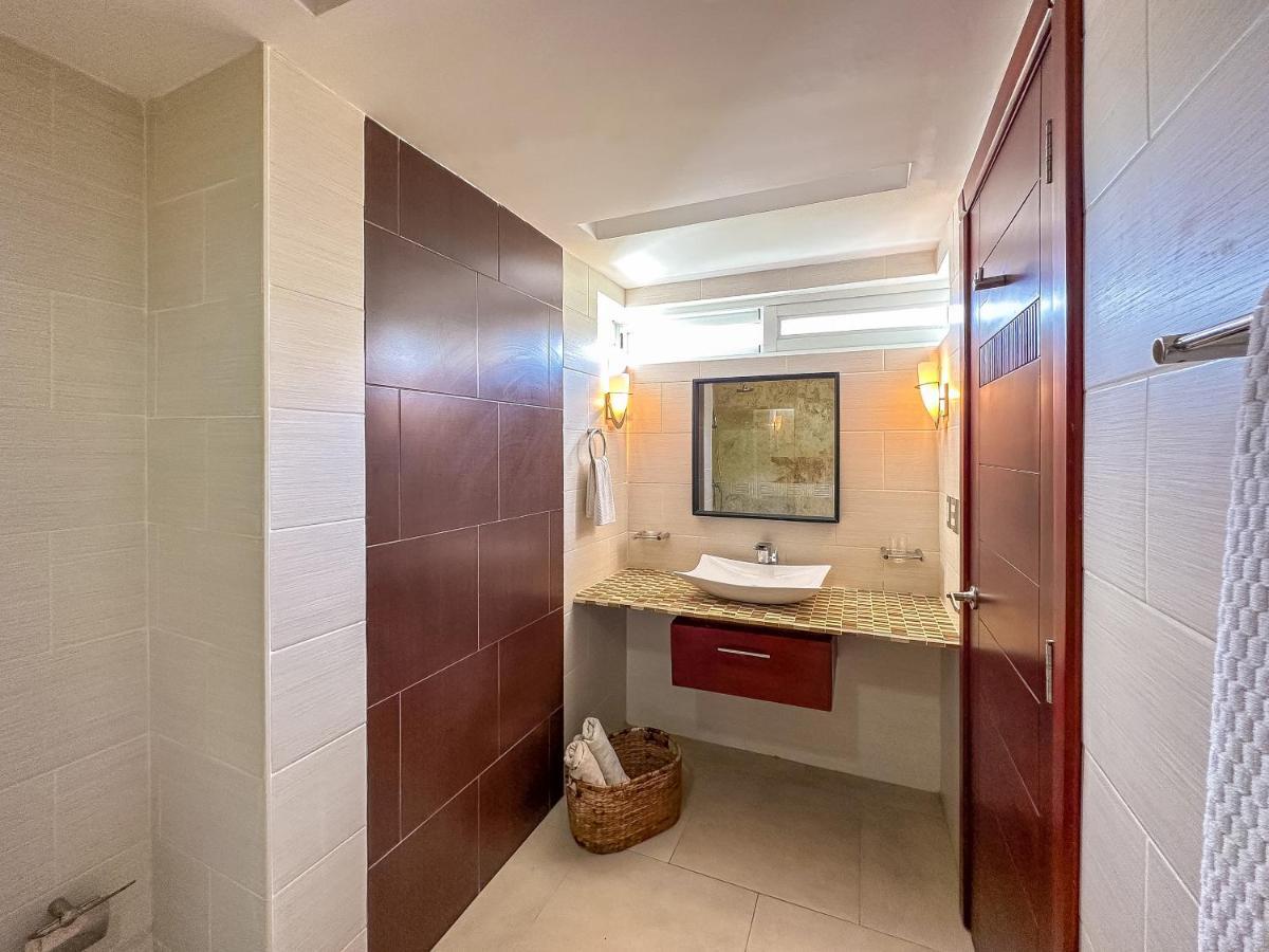 Apartment Incredible 3 Bedroom Penthouse W Bbq & Jacuzzi *
