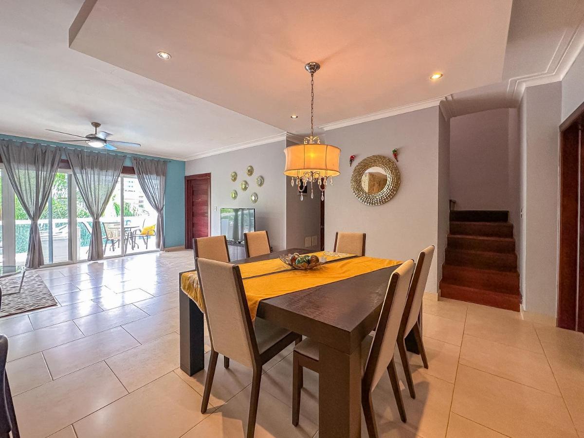 Incredible 3 Bedroom Penthouse W Bbq & Jacuzzi *