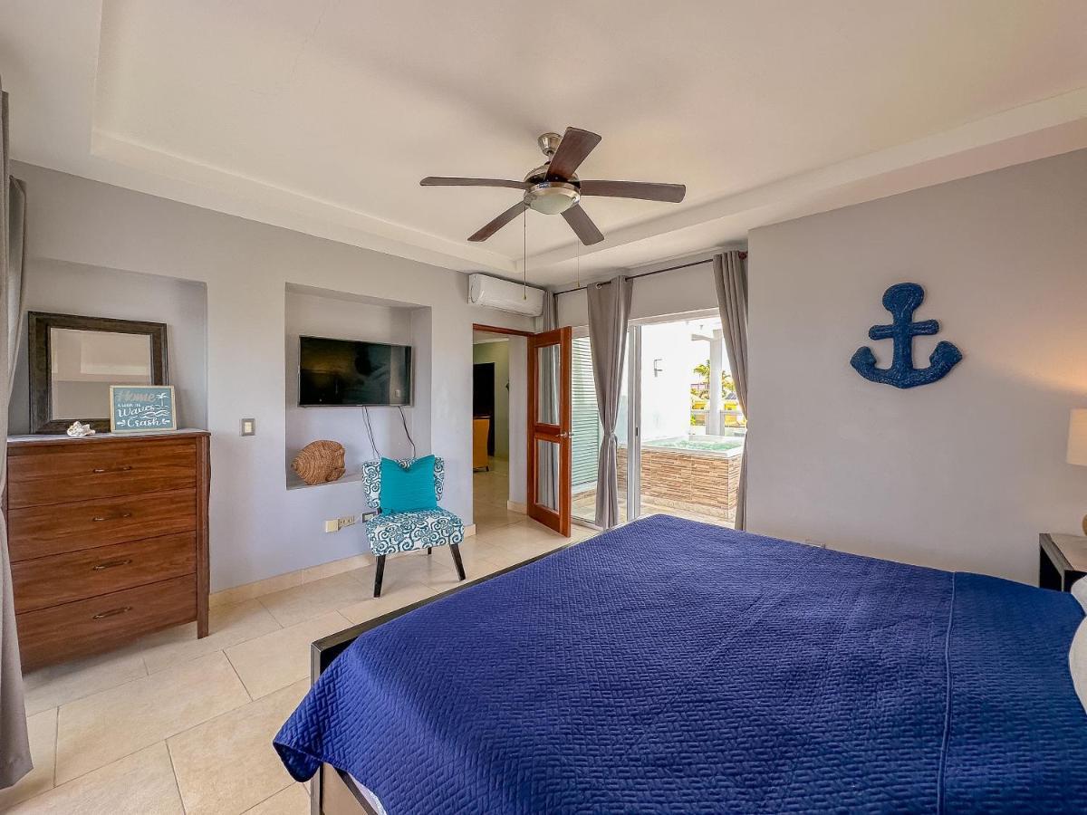 Incredible 3 Bedroom Penthouse W Bbq & Jacuzzi Apartment *