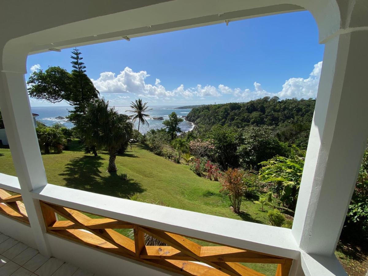 Sea Cliff Eco-cottages & Gin Distillery Holiday home Calibishie