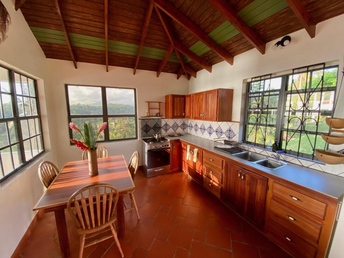 Sea Cliff Eco-cottages & Gin Distillery Holiday home *