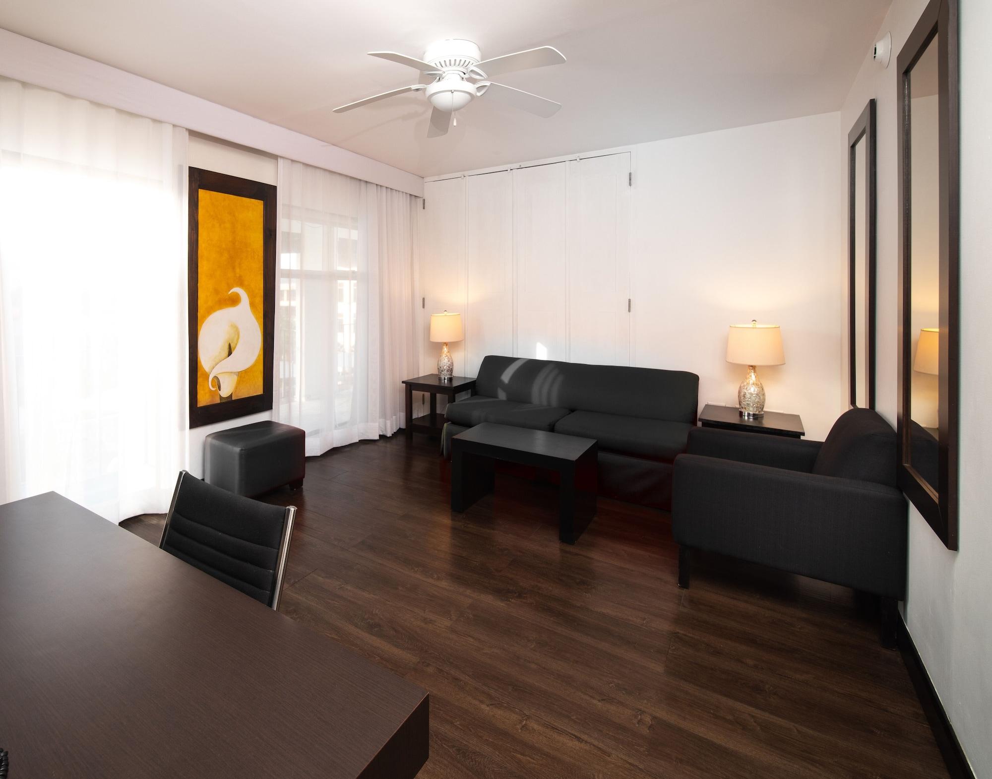 Hotel S