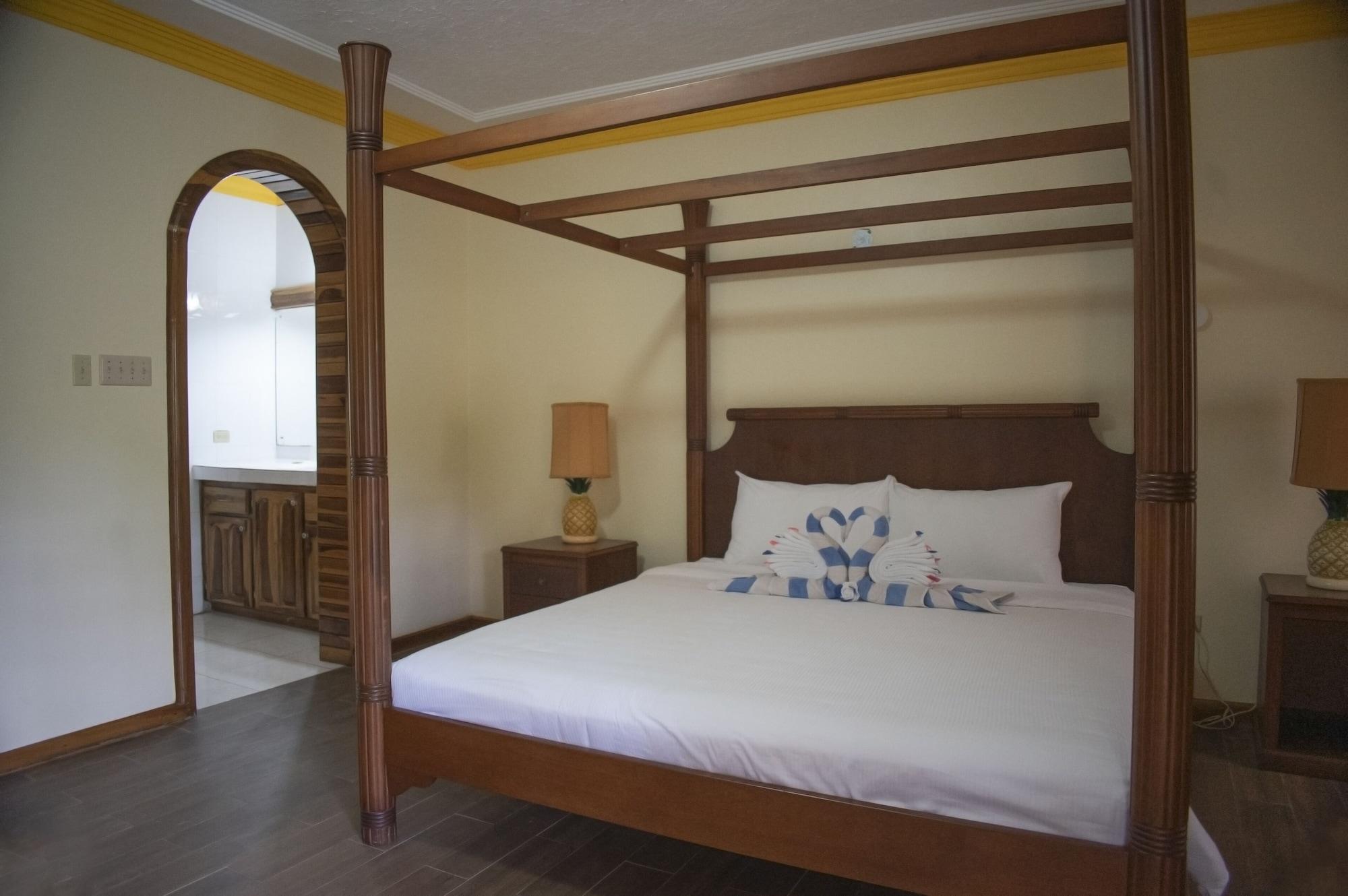 Bay View Eco & Hotel 3*