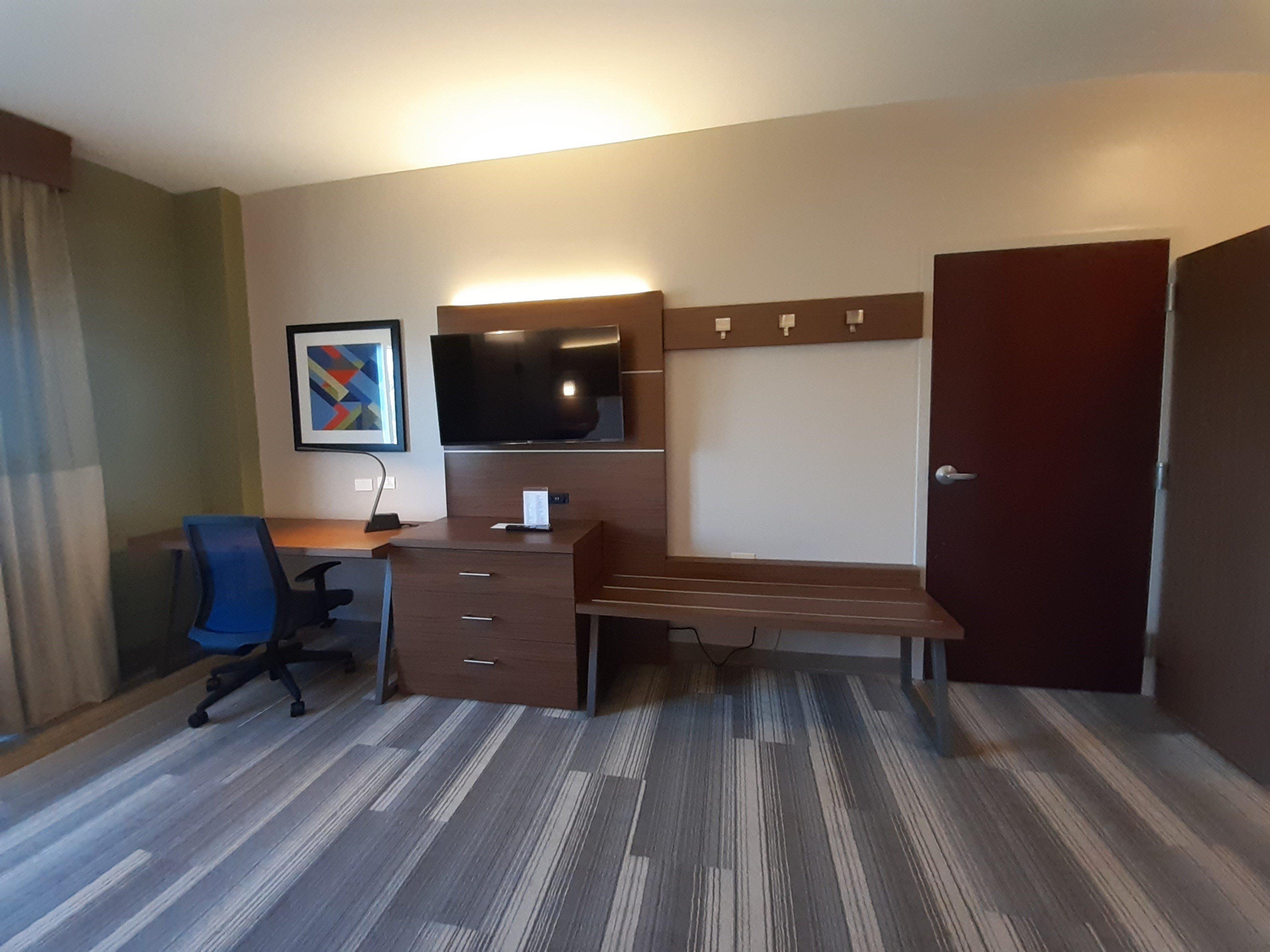 Hotel Express Trincity By Ihg Piarco