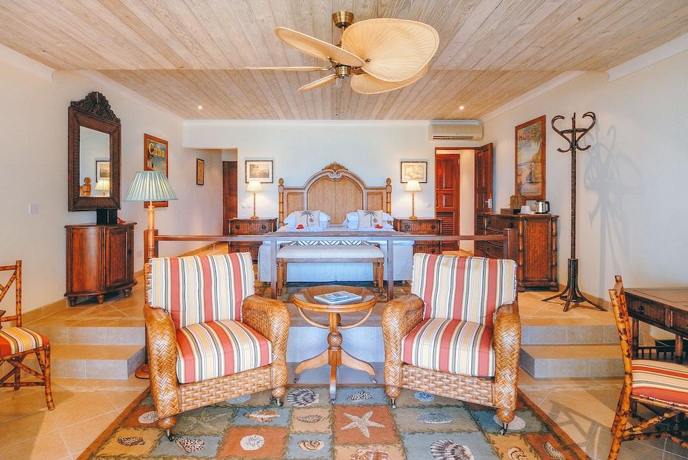 Bequia 3* Port Elizabeth