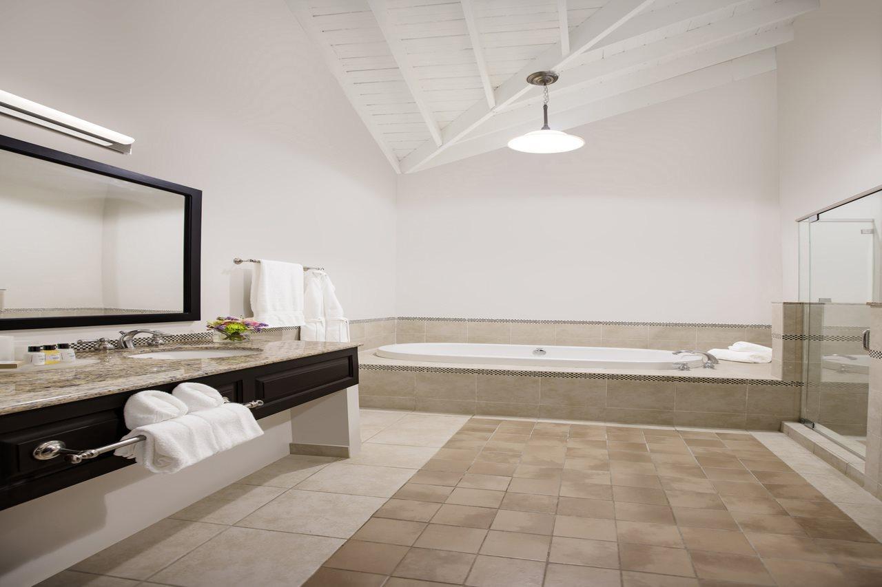 The Cliff Hotel 4*