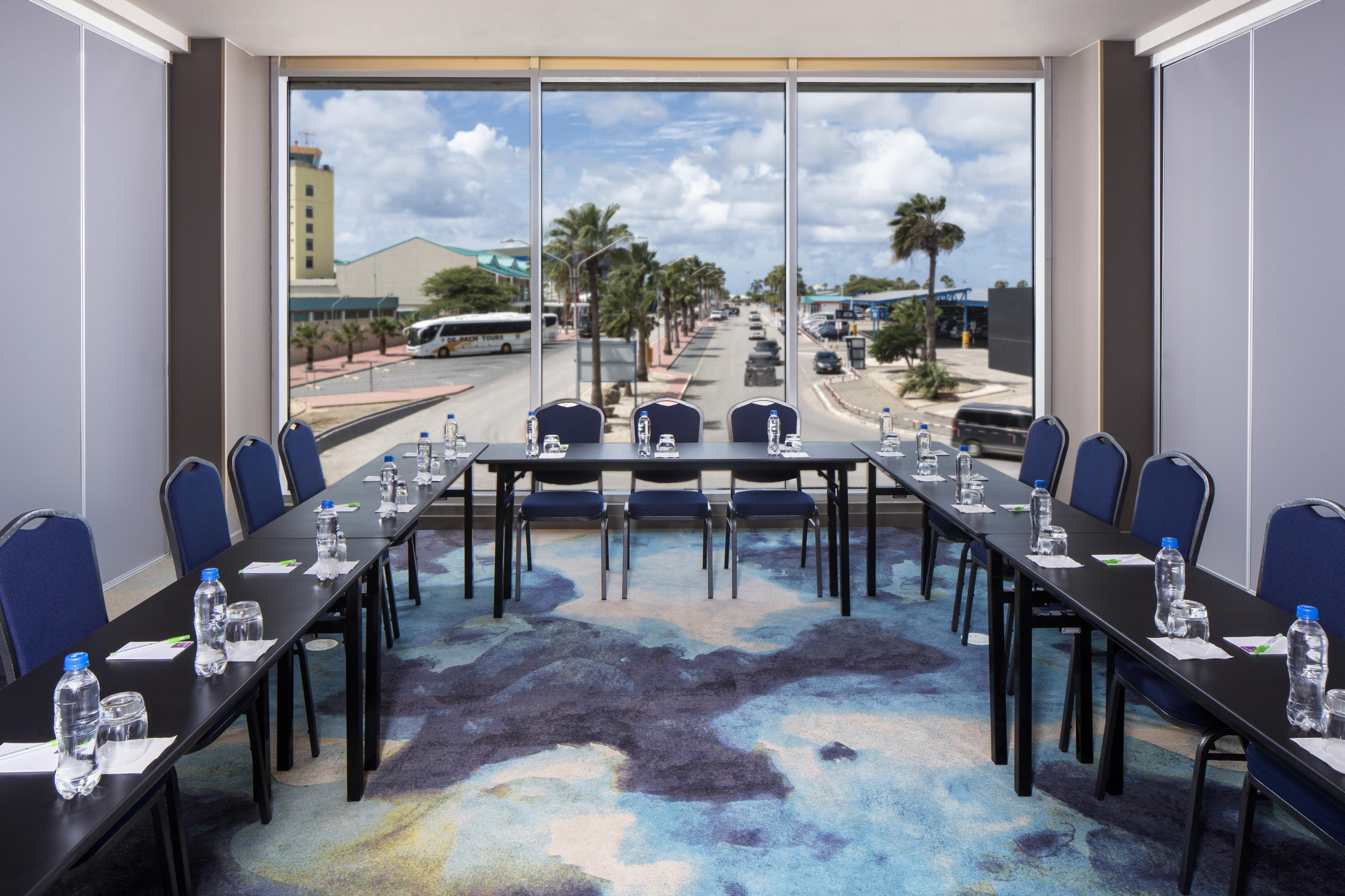 Hyatt Place Aruba Airport 4*