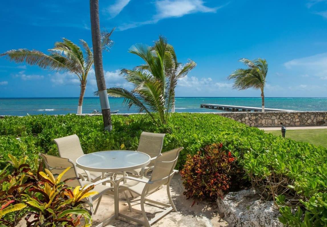 Apartment Living At Pappagallo Beachfront 22