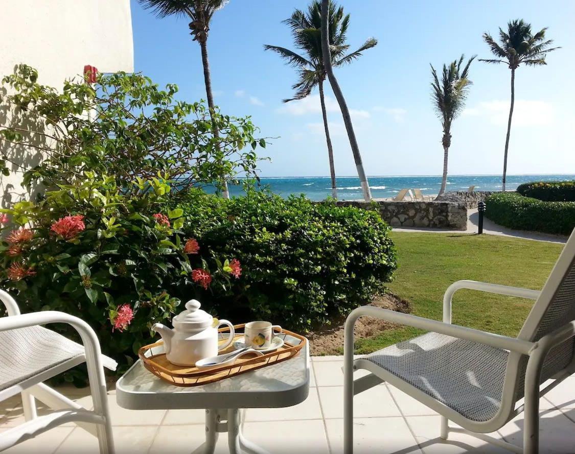 Living At Pappagallo Beachfront 22 Apartment West Bay